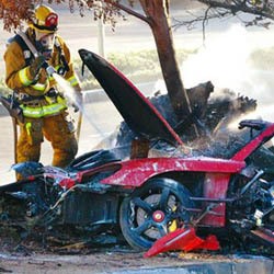 Perseteruan Ahmad Dhani vs Farhat Abbas, Paul Walker Meninggal Dunia