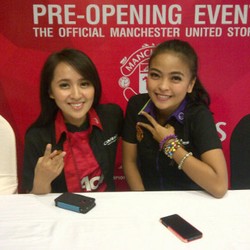 Tantri dan Chua Kotak Cinta Manchester United dan Timnas U-19