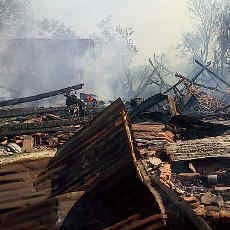 Diduga Korsleting, 6 Rumah dan 2 Unit Sepeda Motor Hangus