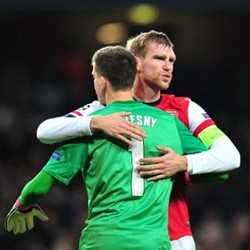 Catatan Clean Sheet Oke, Szczesny Puji Para Bek Arsenal