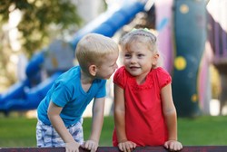 Ketika Anak SD Mulai Pacaran, Begini Sebaiknya Orang Tua Meresponsnya