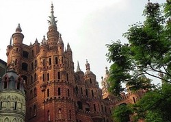  Terlalu Kaya, Pengusaha Kue Ini Bangun 6 Istana Megah di China