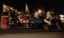  Cewek ABG Merokok dan Alkohol Warnai Balap Liar Motor