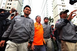 4 Eksekutor Holy Turunkan Peti Mati dan Gitar Listrik di Kalibata City