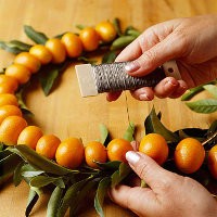 5 Ide Membuat Hiasan Pintu Rumah Cantik untuk Natal