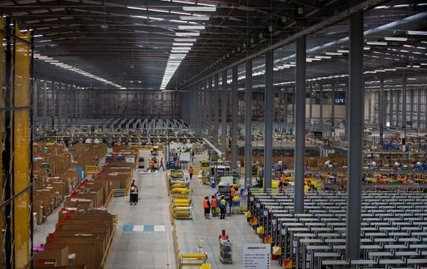 Mengintip Gudang Raksasa Toko Online Terbesar di Dunia