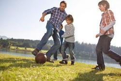 Orang Tua yang Seperti Ini Bisa Hindarkan Anak dari Kegemukan 