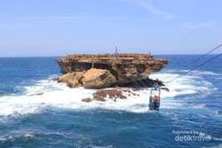 Gondola Super Menegangkan di Pulau Timang, Berani Coba?