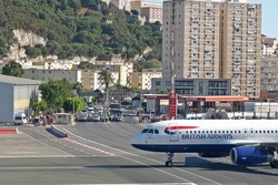 10 Bandara Paling Aneh Sedunia (Bag I)