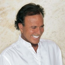 Konser Julio Iglesias dan James Ingram di Jakarta
