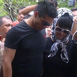 Doa Ibunda Jupe untuk Sang Mantan Suami