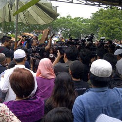 Ratusan Pelayat Iringi Kepergian Ayahanda Jupe