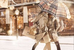 Hak Paten Motif Kotak-kotak Milik Burberry Terancam Dicabut di China