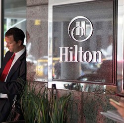 Hotel Hilton Bidik Rp 23,7 Triliun dari Jual Saham di Bursa