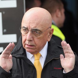 Pastikan Bertahan, Galliani Ingin Bawa Milan Bangkit