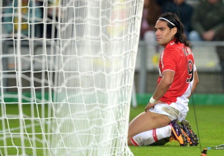 Monaco Tak Akan Lepas Falcao Januari Nanti