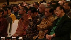  Hadiri Acara Pemberantasan Korupsi, Jokowi Diapit Abraham Samad dan Busyro