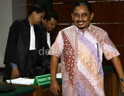 Melalui 100 Lembar Pembelaan, Kubu Luthfi Ingin Mentahkan Tuntutan Jaksa