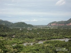 Indah Bumi Pertiwi di Bukit Siltstone Aceh Besar