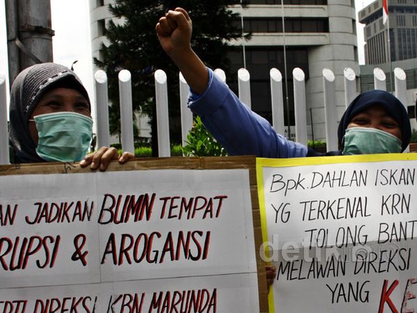 Buruh Sambangi Kantor BUMN
