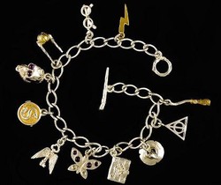 Dilelang, Gelang Buatan JK Rowling Diprediksi Terjual Hingga Rp 363 Juta