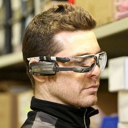 Google Glass Disalip Vuzix, Sesama Kacamata Android