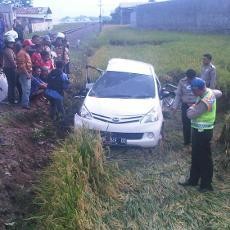 Xenia Ringsek Dihantam Senja Majapahit