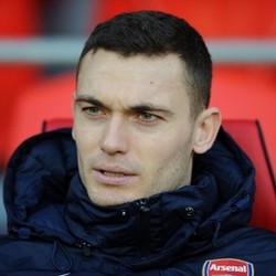 Wenger: Vermaelen Memang Menderita, tapi Tak Berniat Pergi