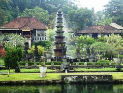 Tirta Gangga, Tak Kalah Cantik dengan Taman Kerajaan Eropa
