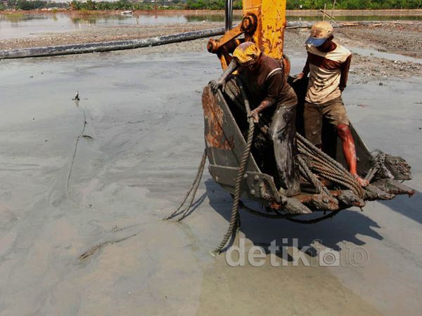 Tanggul Penampung Lumpur Waduk Papanggo