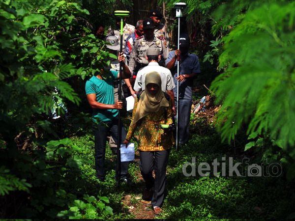 Pengukuran Taman BMW dengan Penjagaan Aparat