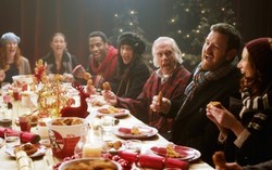 Iklan KFC Versi Natal Dibuat dengan Drama Musikal yang Penuh Keceriaan