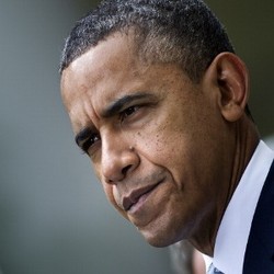 Obama: Saya Tak Boleh Pakai iPhone