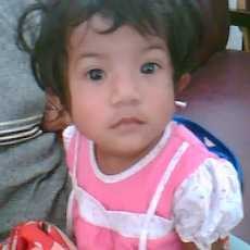 Wanita Muda Serahkan Anak Usia 9 Bulan Saat Menyeberang Jalan