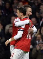 Arsenal Atasi Hull 2-0