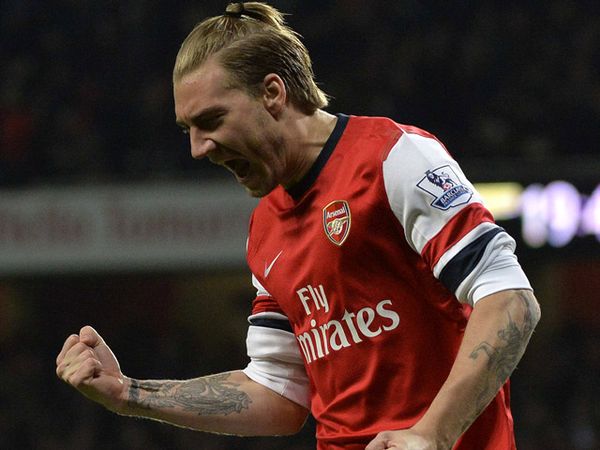 Arsenal Atasi Hull 2-0