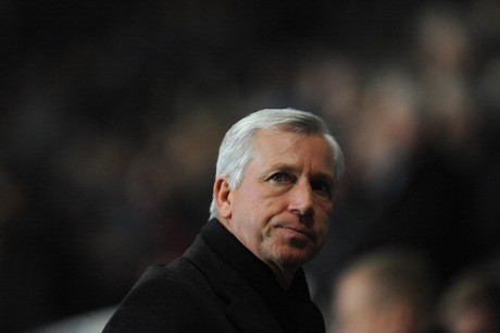 Pardew: Setan Merah Sedikit Dalam Tekanan
