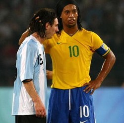Ronaldinho Bicara Persaingan Messi, Ronaldo, dan Neymar