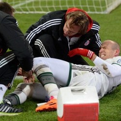 Dapat Luka Sobek di Lutut, Robben Dilarikan ke Rumah Sakit