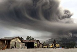 PB IDI: 17.321 Pengungsi Gunung Sinabung Butuh Selimut