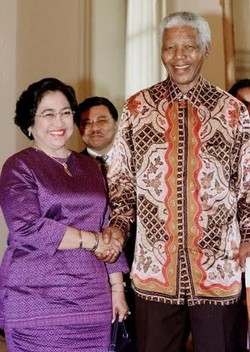 Kagumi Soekarno, Mandela Pernah Sambut Istimewa Megawati Saat di Afsel