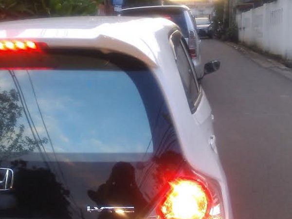 Honda Brio dengan Spion Motor Honda Brio dengan Spion Motor