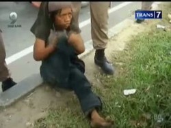 Pengemis Pura-pura Tak Berkaki Ditangkap