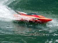 Jayamahe Juara Kontes Kapal Cepat