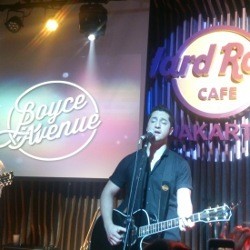 Penampilan Intim Boyce Avenue di Grand Opening Hard Rock Cafe Jakarta