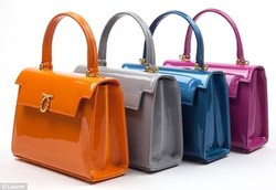 Tas Rp 21 Juta Favorit Ratu Elizabeth Laris Manis di Pasaran