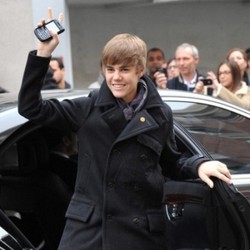 Justin Bieber Mungkin Bisa Selamatkan BlackBerry