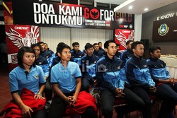 Meski hujan turun deras tak menghalangi para atlet kebanggaan Indonesia datang ke kantor PSSI untuk menghadiri acara pelepasan.