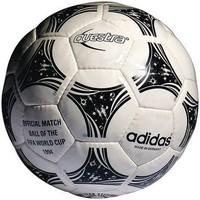 Telstar Sampai Brazuca, Inilah Bola-bola Resmi Piala Dunia