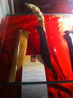 Menengok Keris Berbahan Meteorit yang Eksotis